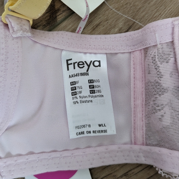 Freya Offbeat Side Support Bra - 28F - Picture 8 of 14